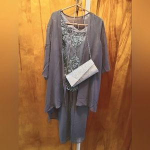 JJHOUSE  - SIZE 12. DRESSY PANTSUIT. BRAND NEW, NEVER WORN. PURSE INCLUDED.